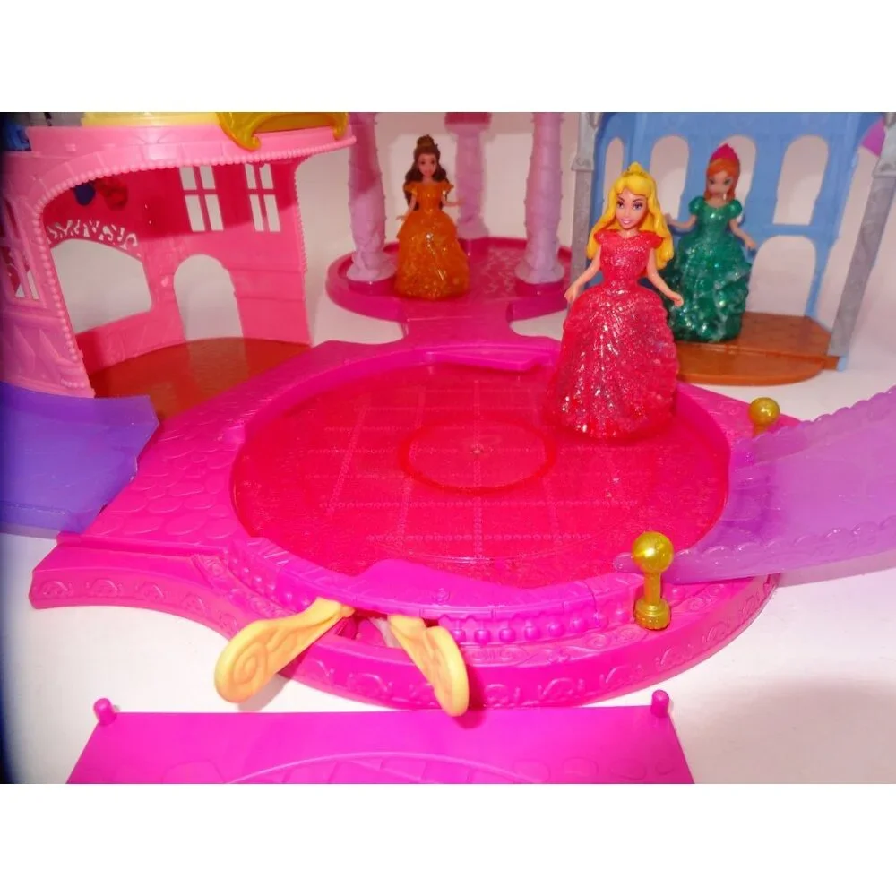 Disney Princess Glitter Glider Castle with 6 Princesses and 6 castle‎ moduls